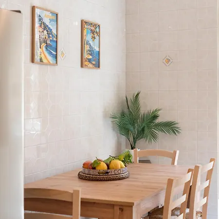 Domus Apartman Nápoly